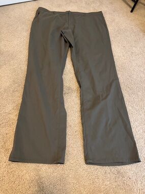 Weatherproof Olive Green Casual Pants.  42/34 regular fit